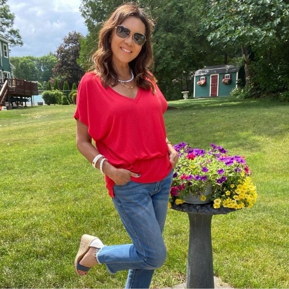 CAbi Red Peplum Short Sleeve Blouse Women’s Medium - Picture 2 of 8